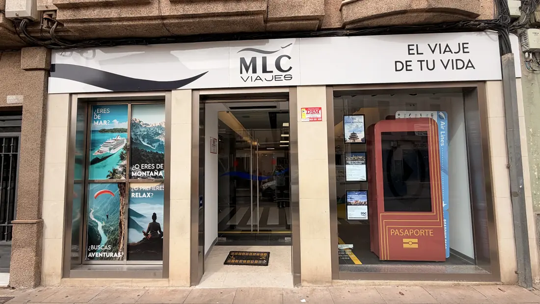 Fachada de la agencia MLC Viajes en Linares: «El viaje de tu vida»
